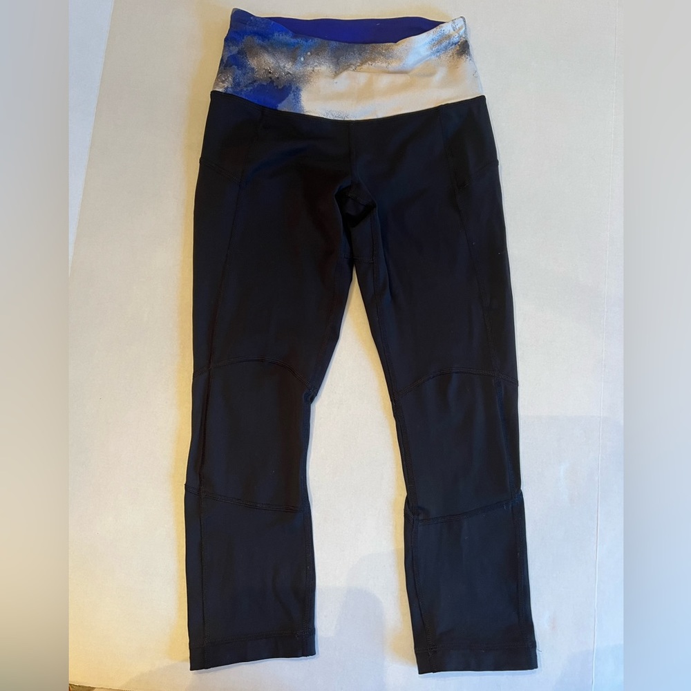 Lululemon cropped leggings with blue and white waistband size 4